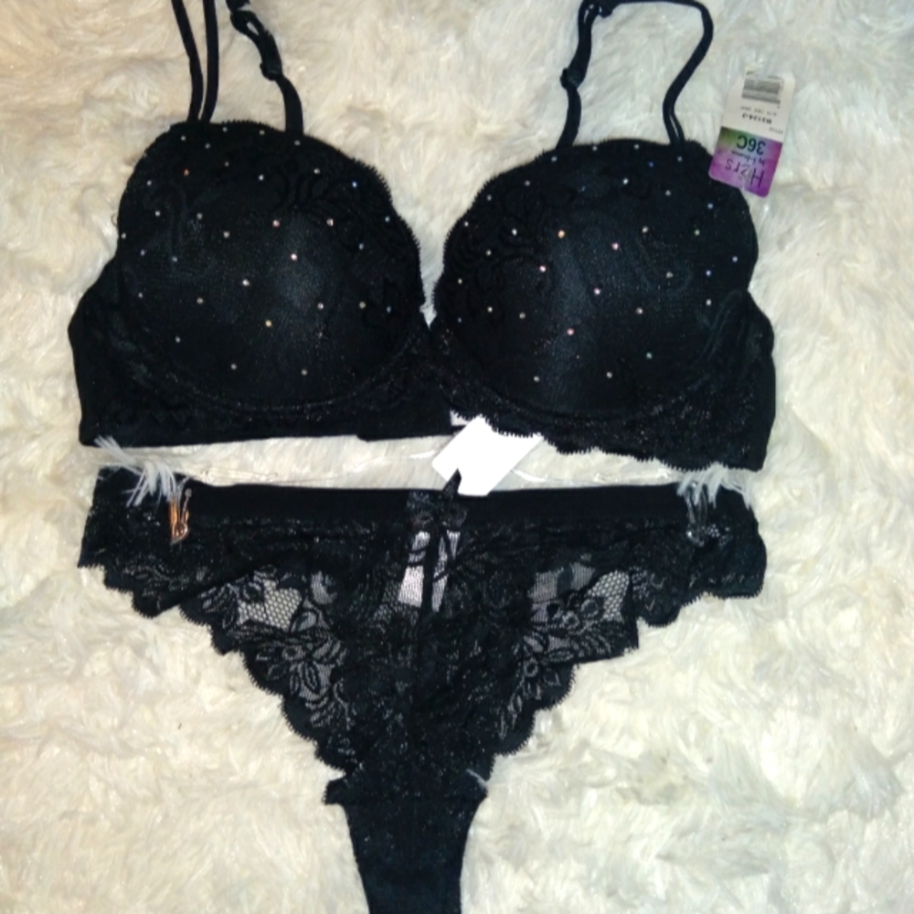 LINGERIE.